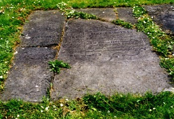 Niezijl 13 Echtpaar Kiestra&Dijkstra - Graf 13B betreft het linker gedeelte op de grafsteen